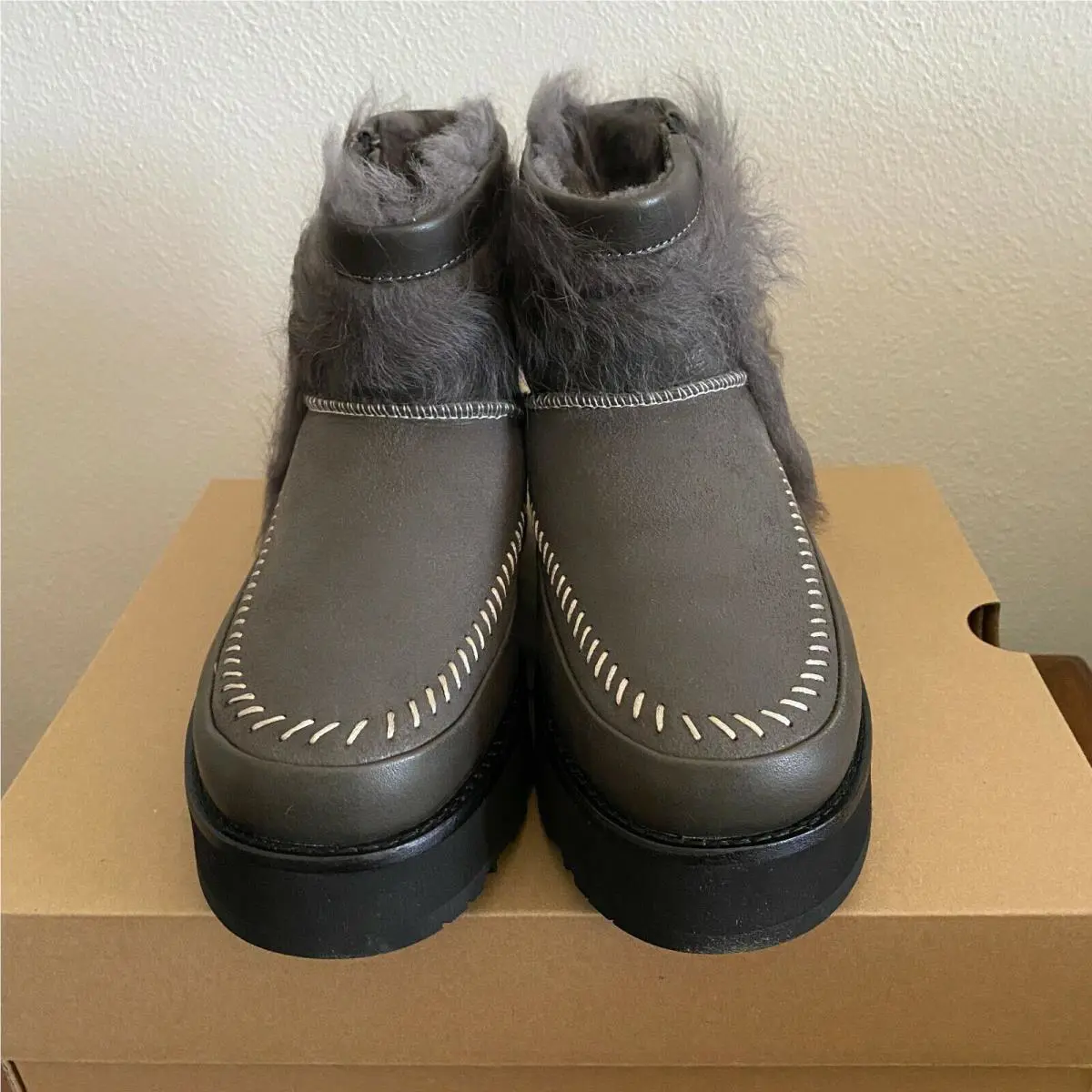 UGG shoes - 1102950 - 1102950 - Black Olive (UPC: 192410400614) 0