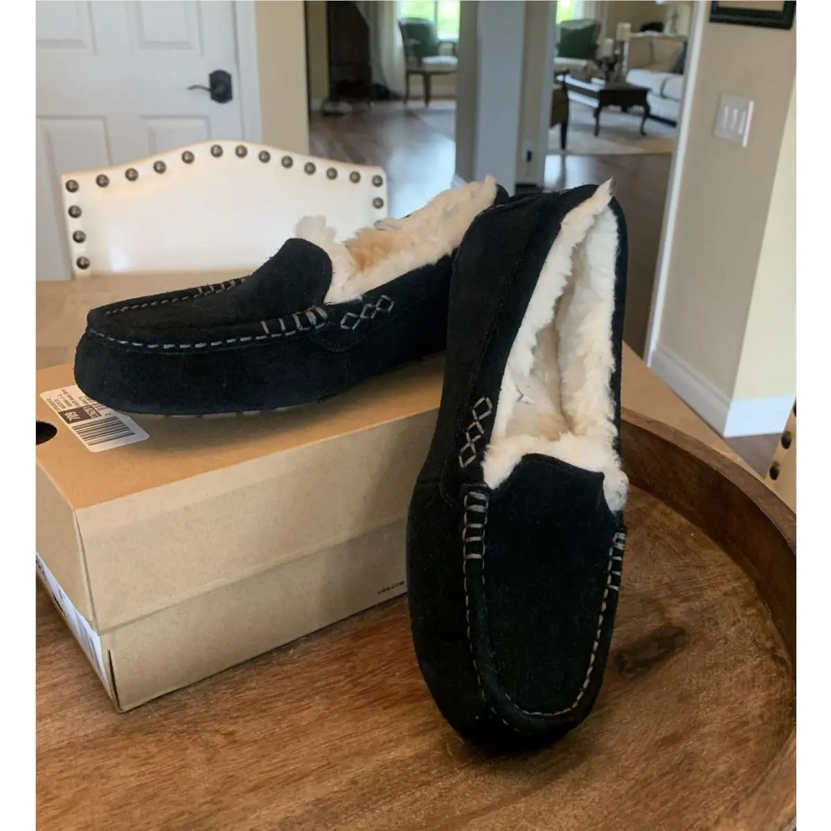 Ugg Australia Women`s Size 6 Ansley Black Suede Slippers Comfort Moccasins