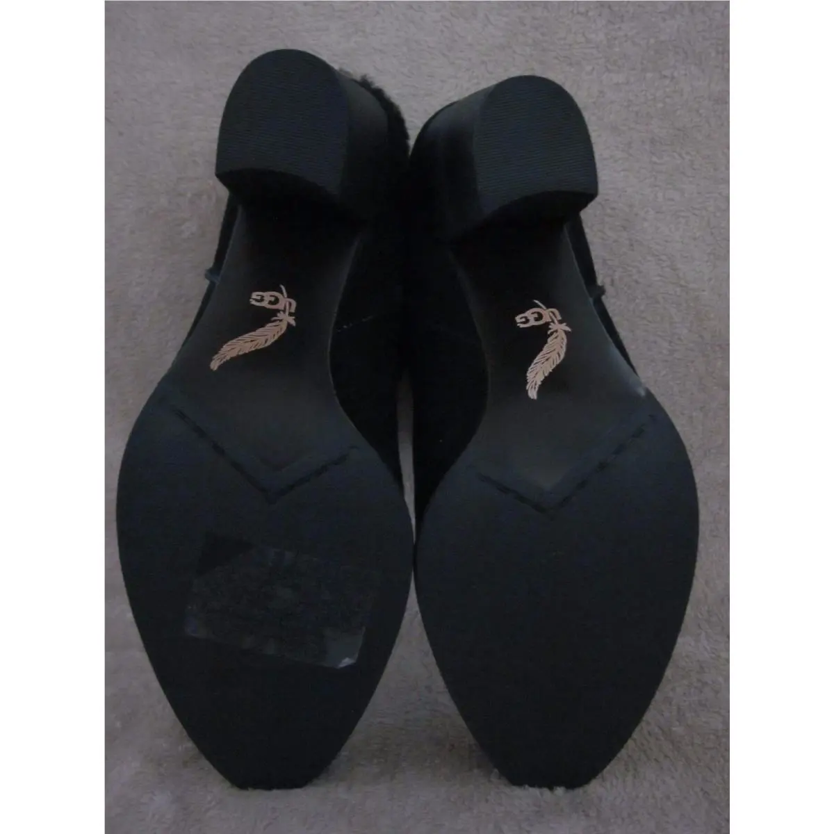 UGG shoes - Black (UPC: 888855152897) 6