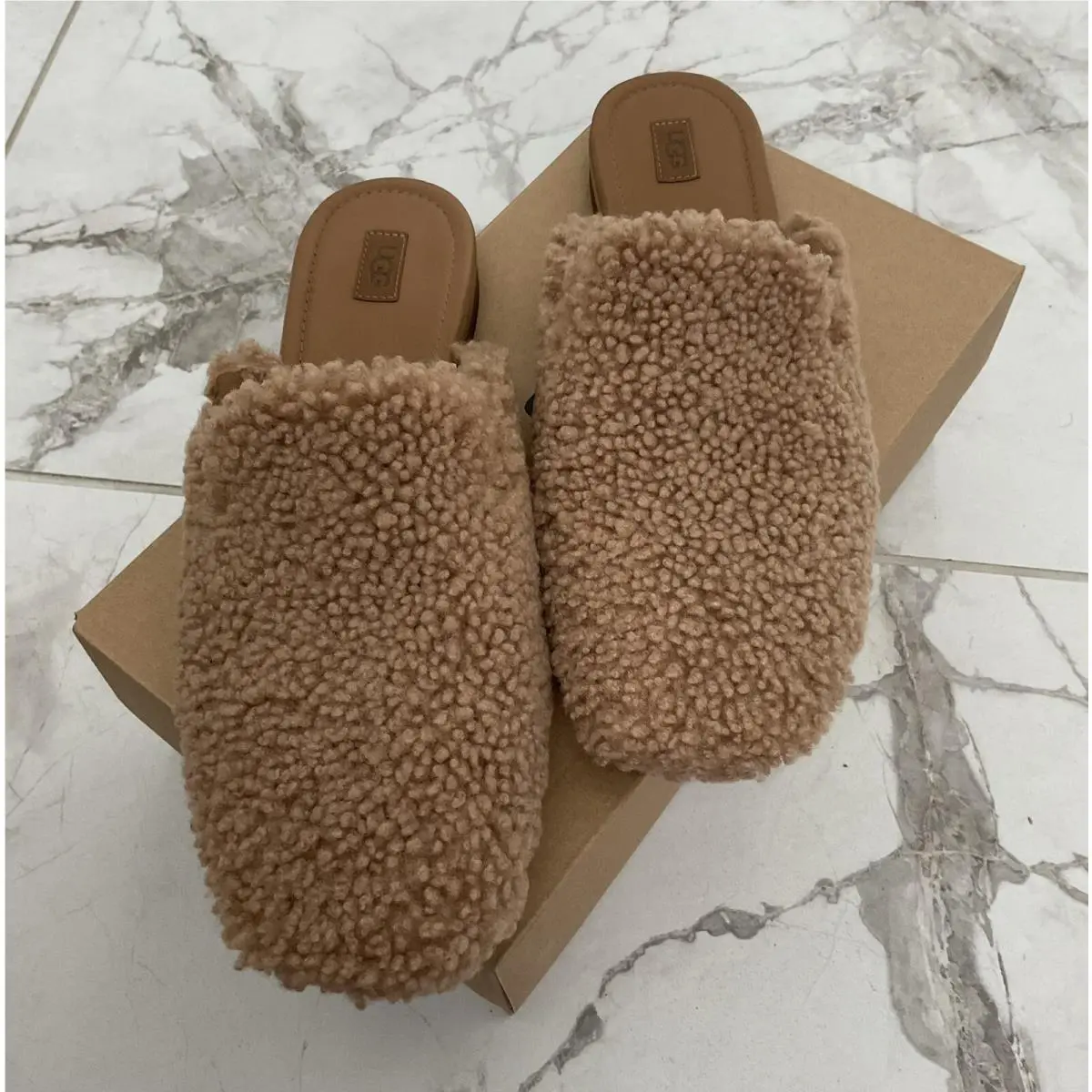 UGG shoes - Brown, Exterior: Brown (UPC: 195719705602) 0