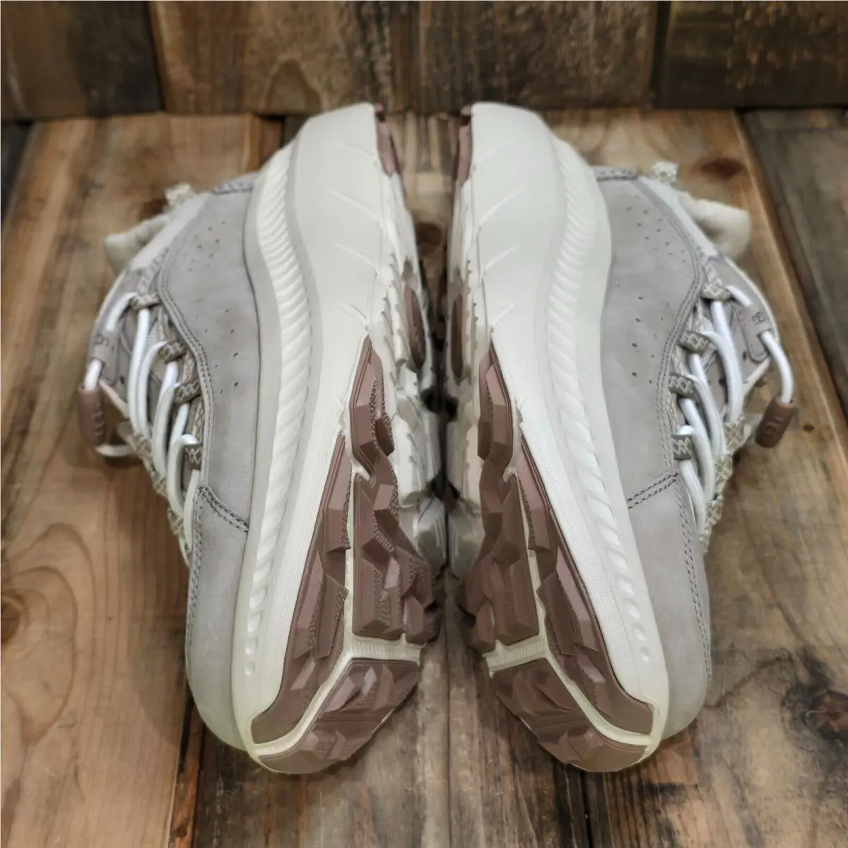 UGG shoes - CA805 V2 REMIX - REMIX - 1138050 - Beige (UPC: 196565260925) 8