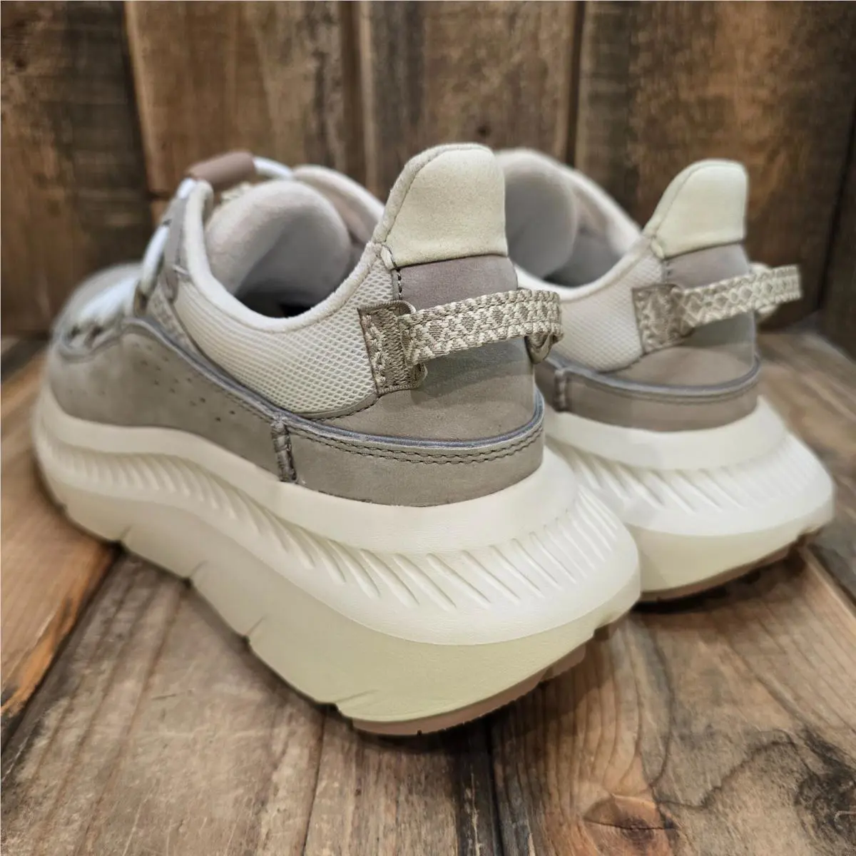 UGG shoes - CA805 V2 REMIX - REMIX - 1138050 - Beige (UPC: 196565260925) 5