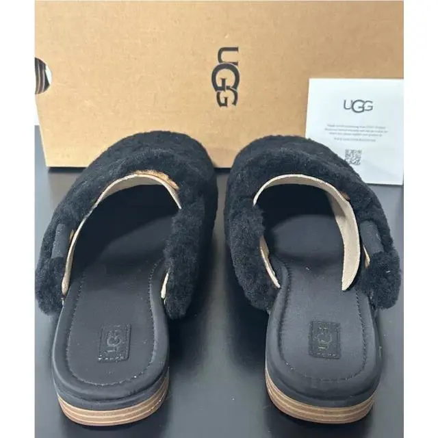 UGG shoes - Black (UPC: 195719706289) 1