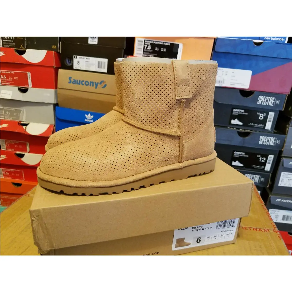 UGG shoes - 1016852-AVR-11 - 1016852 - Tawny 0