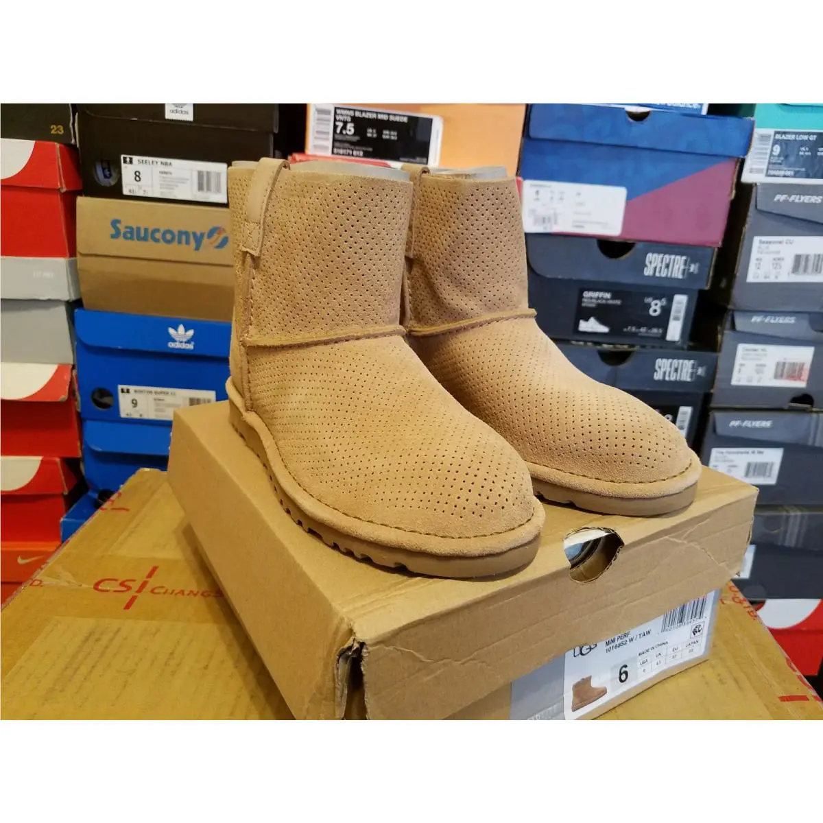 UGG shoes - 1016852-AVR-11 - 1016852 - Tawny 4