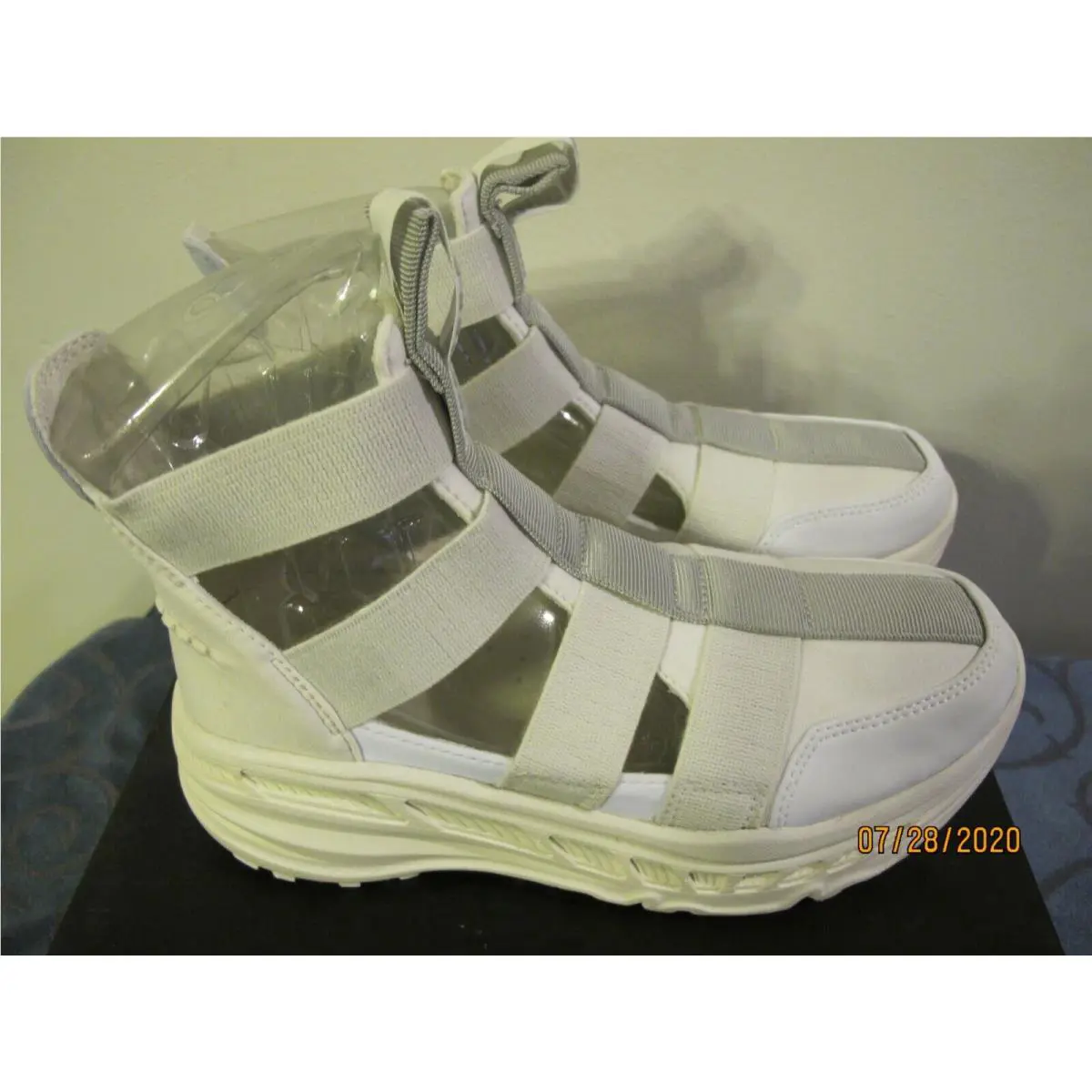 UGG shoes - 1097453 W - White (UPC: 192410008063) 4