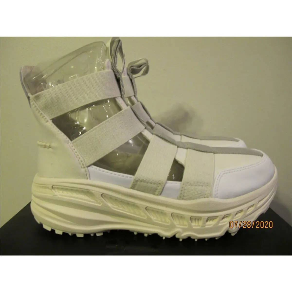 UGG shoes - 1097453 W - White (UPC: 192410008063) 5