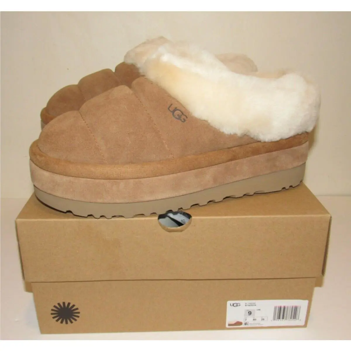 UGG shoes - Brown (UPC: 196565780546) 0