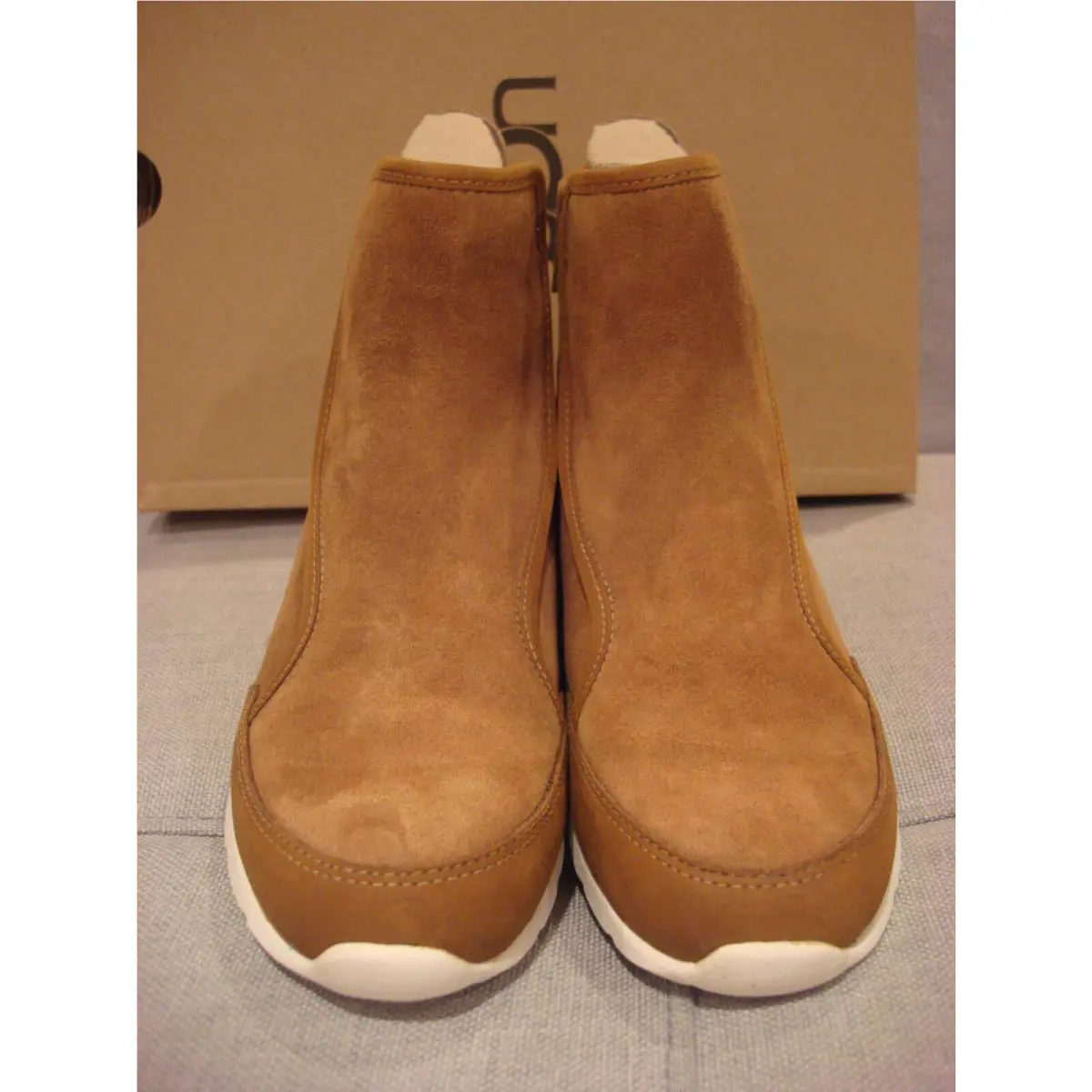 UGG shoes - Chestnut (UPC: 888855769668) 0