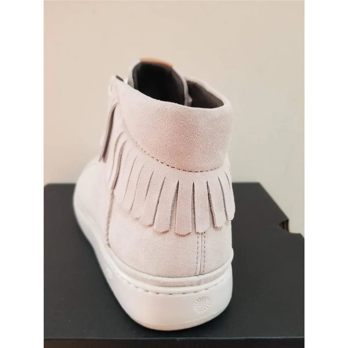 UGG shoes - White Cap 3