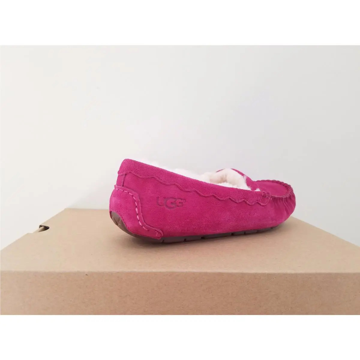 UGG shoes - Lonely Hearts 3