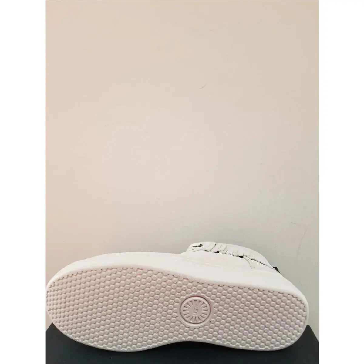 UGG shoes - White Cap 2