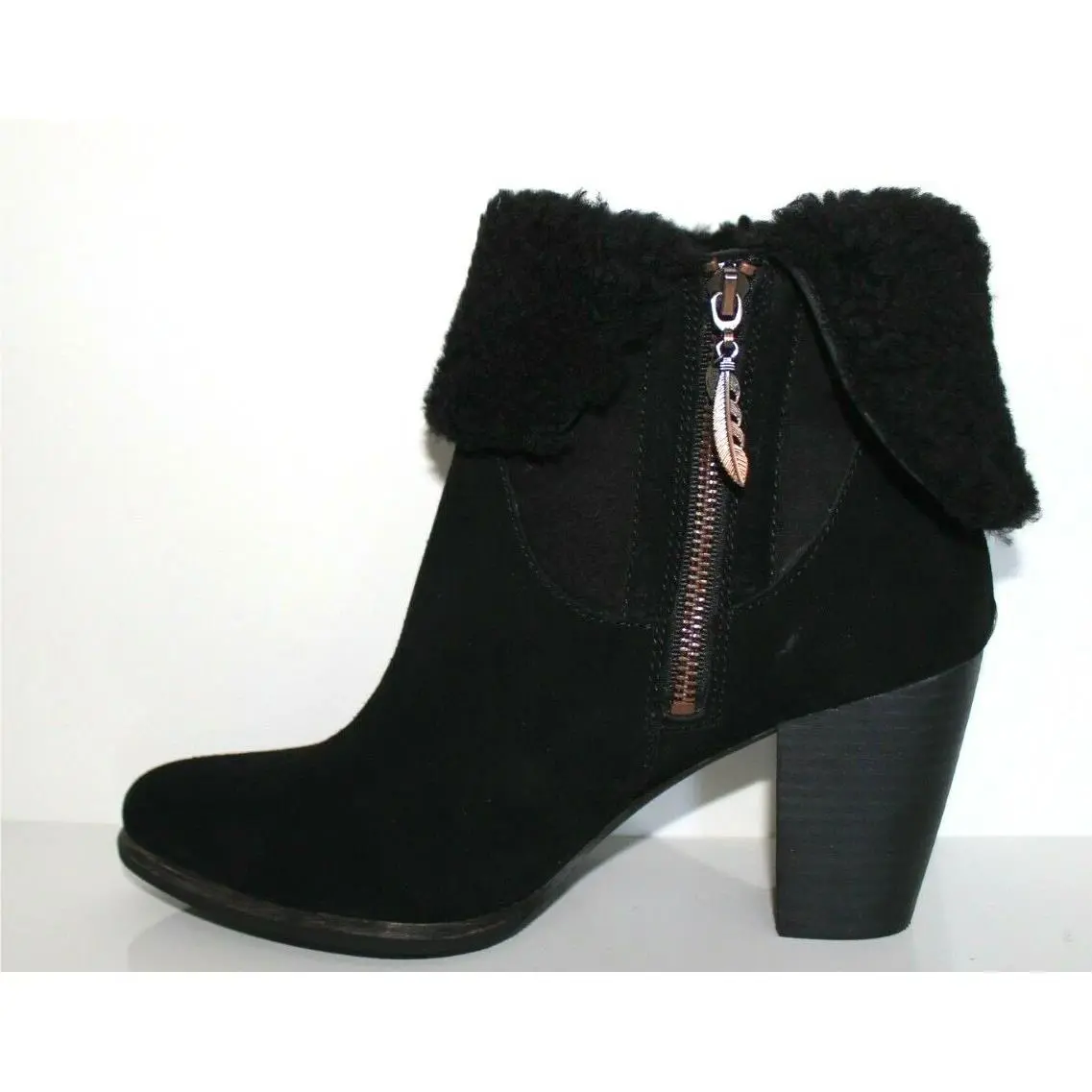 UGG shoes - Ankle - Ankle - Black (UPC: 0888855152934) 1