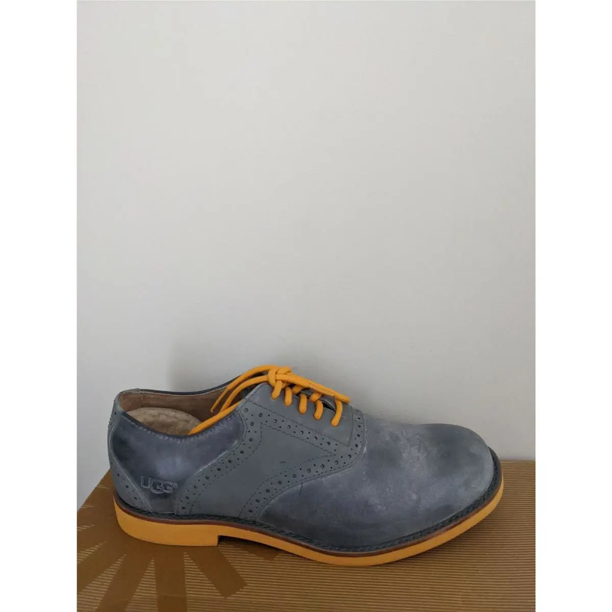 Ugg Australia Men`s Holston Oxfords Size 8