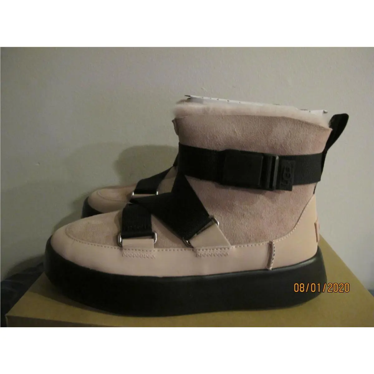 UGG shoes - Beige (UPC: 192410380558) 1