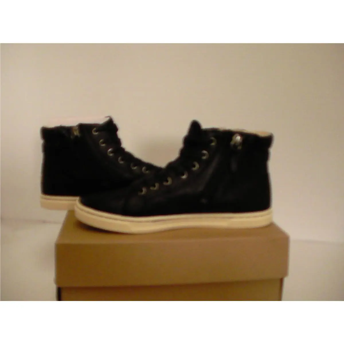UGG shoes - Black (UPC: 888855771630) 3
