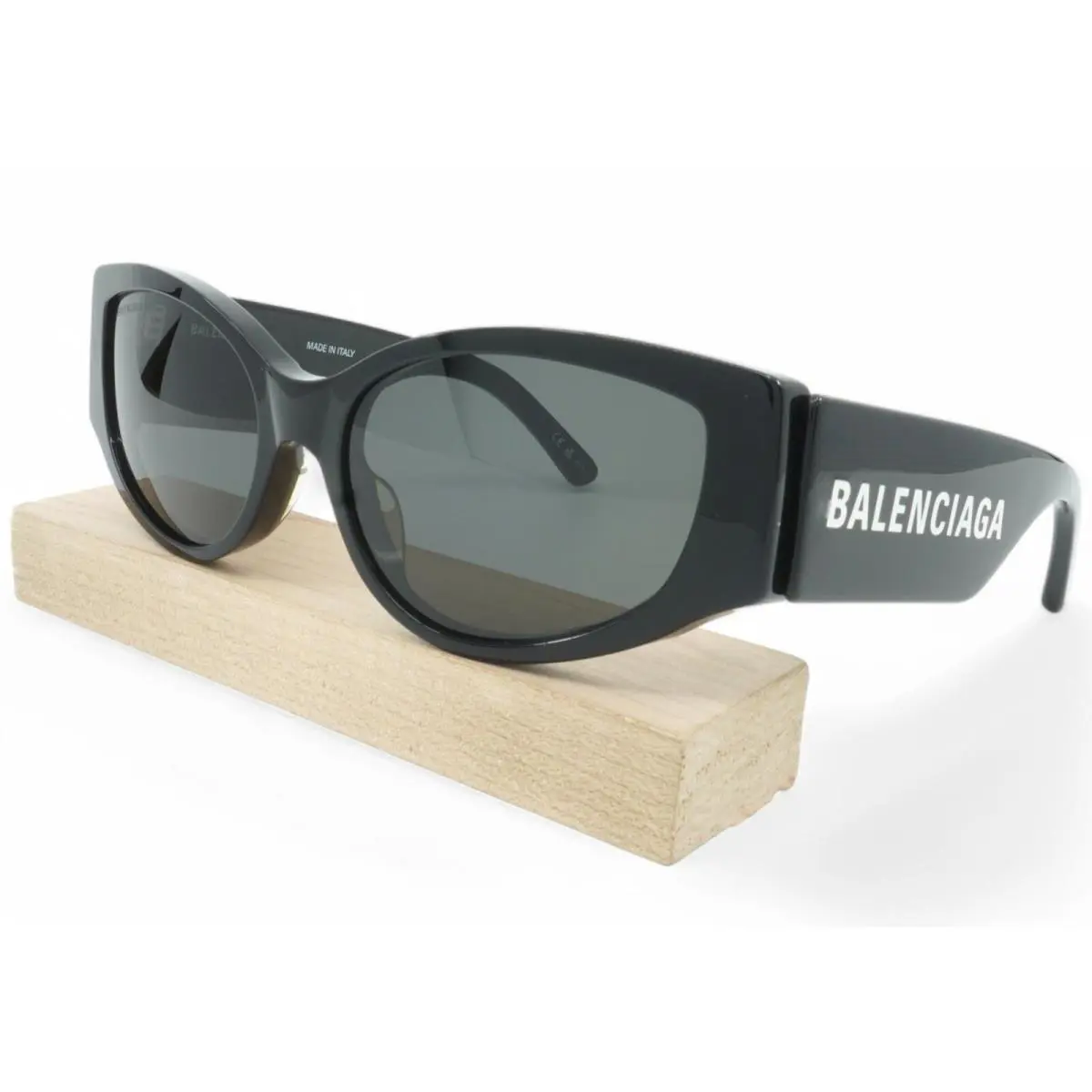 BB0258S-001 Womens Balenciaga Cat Eye Sunglasses - Black