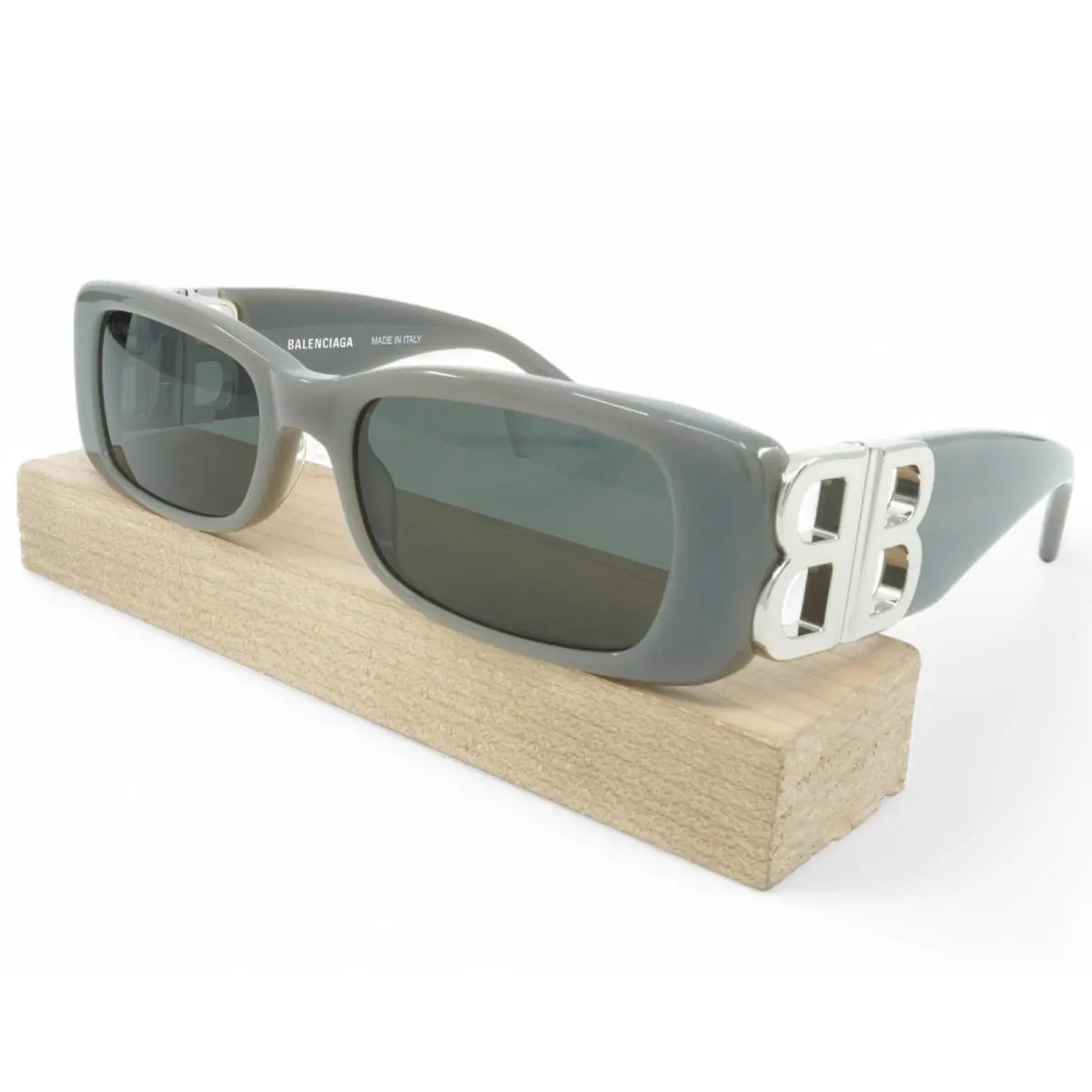 BB0096S-014 Womens Balenciaga Rectangular Sunglasses - Grey/silver