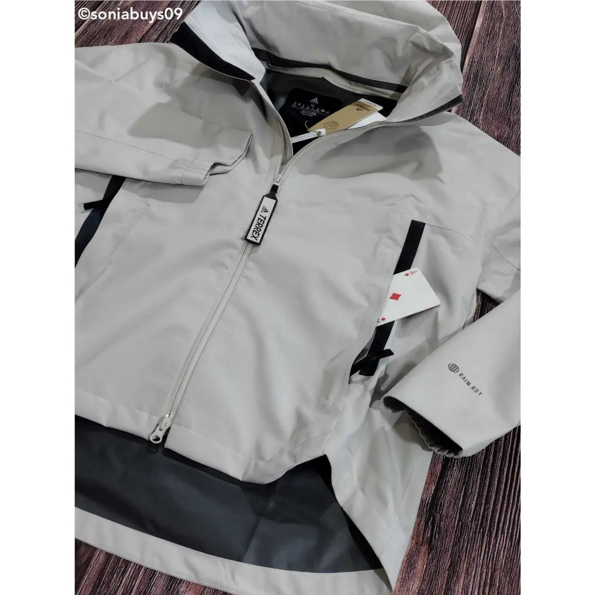 Adidas clothing - Aluminium 0