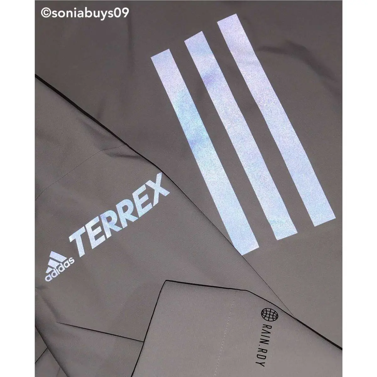 Adidas clothing - Aluminium 4