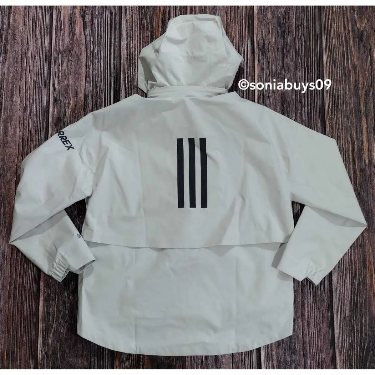 Adidas clothing - Aluminium 14