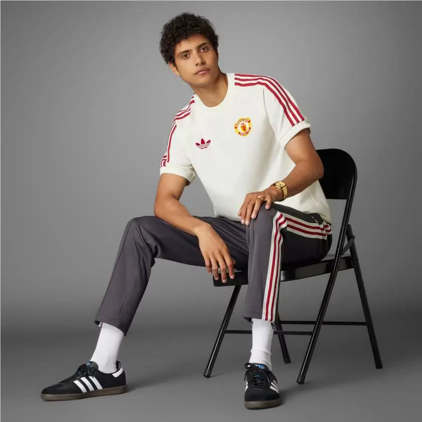 Adidas clothing - adidas Adicolor - Adicolor - IY0045 - Off White 12