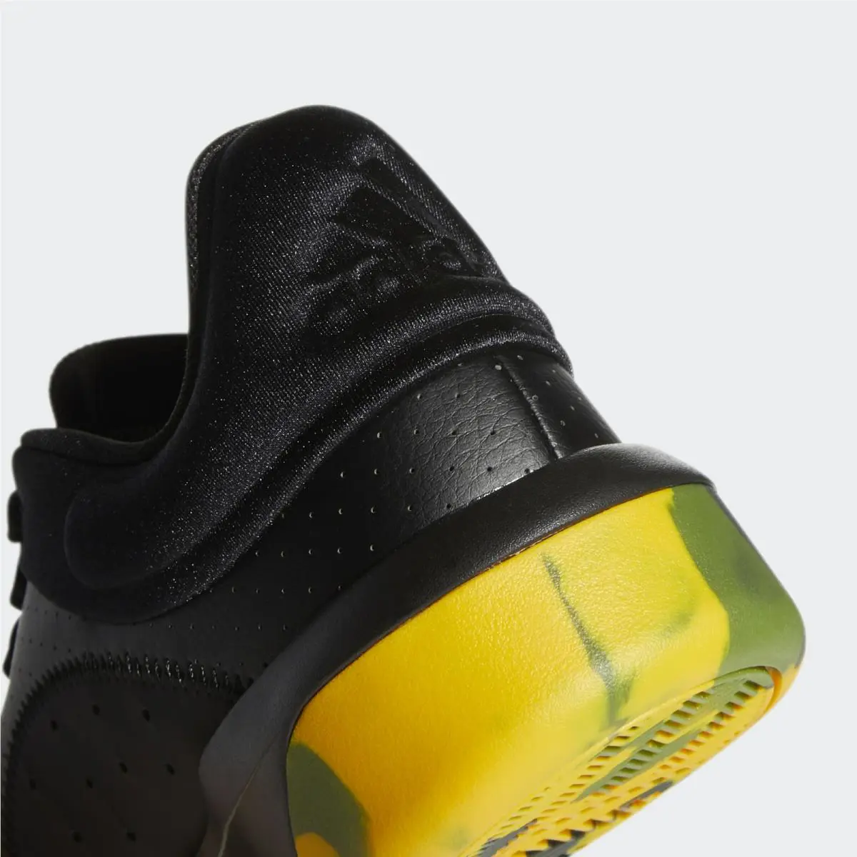 Adidas shoes - CORE BLACK / ACTIVE GOLD / LEGEND EARTH 0