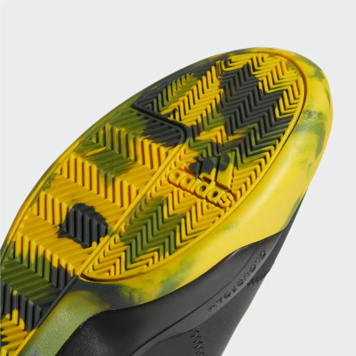 Adidas shoes - CORE BLACK / ACTIVE GOLD / LEGEND EARTH 11
