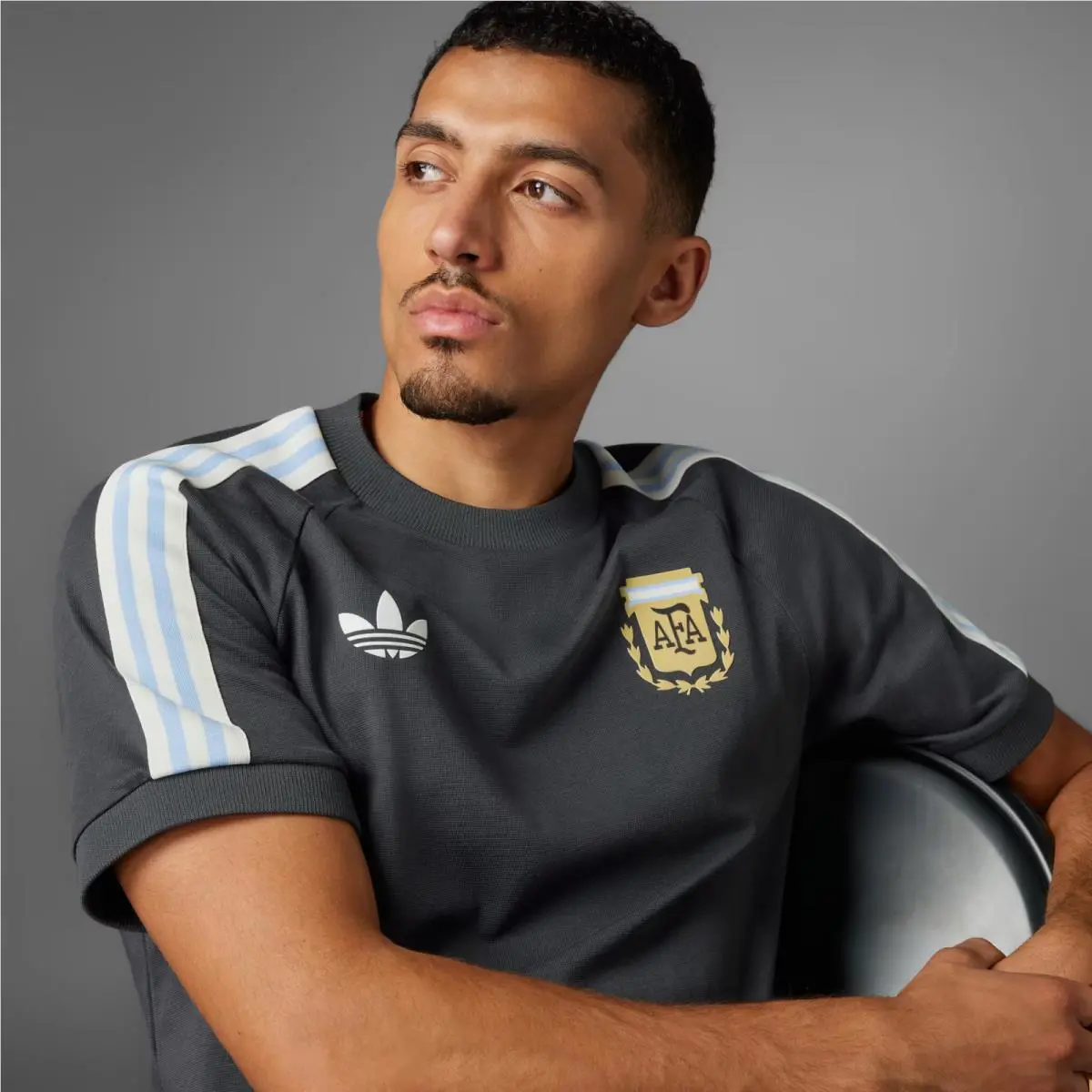 Adidas clothing - adidas Adicolor - Adicolor - IU2154 - Utility Black 3