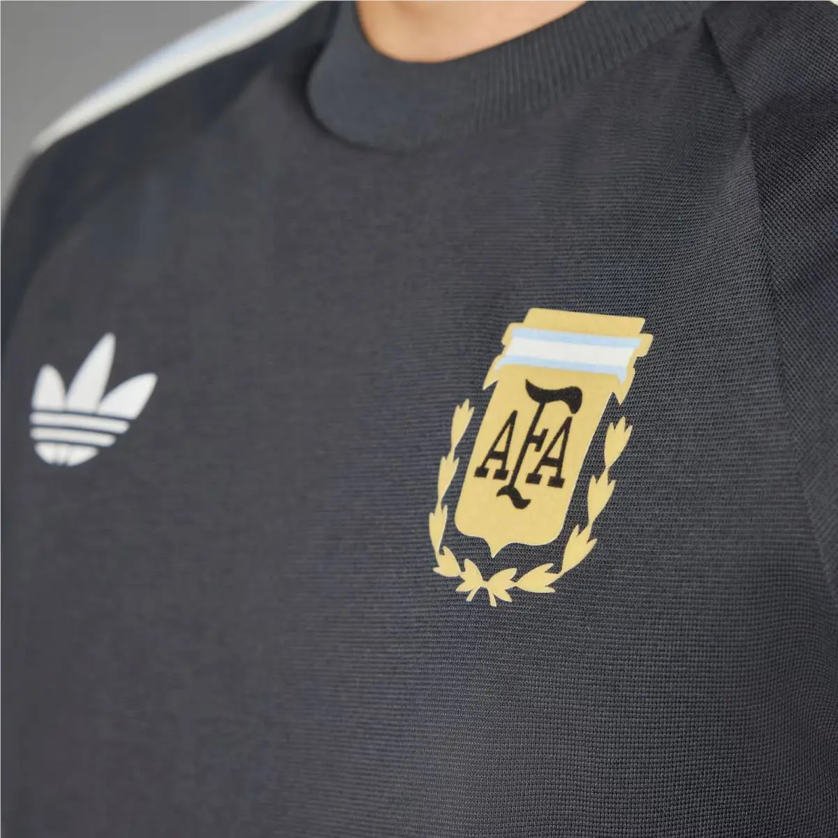 Adidas clothing - adidas Adicolor - Adicolor - IU2154 - Utility Black 5