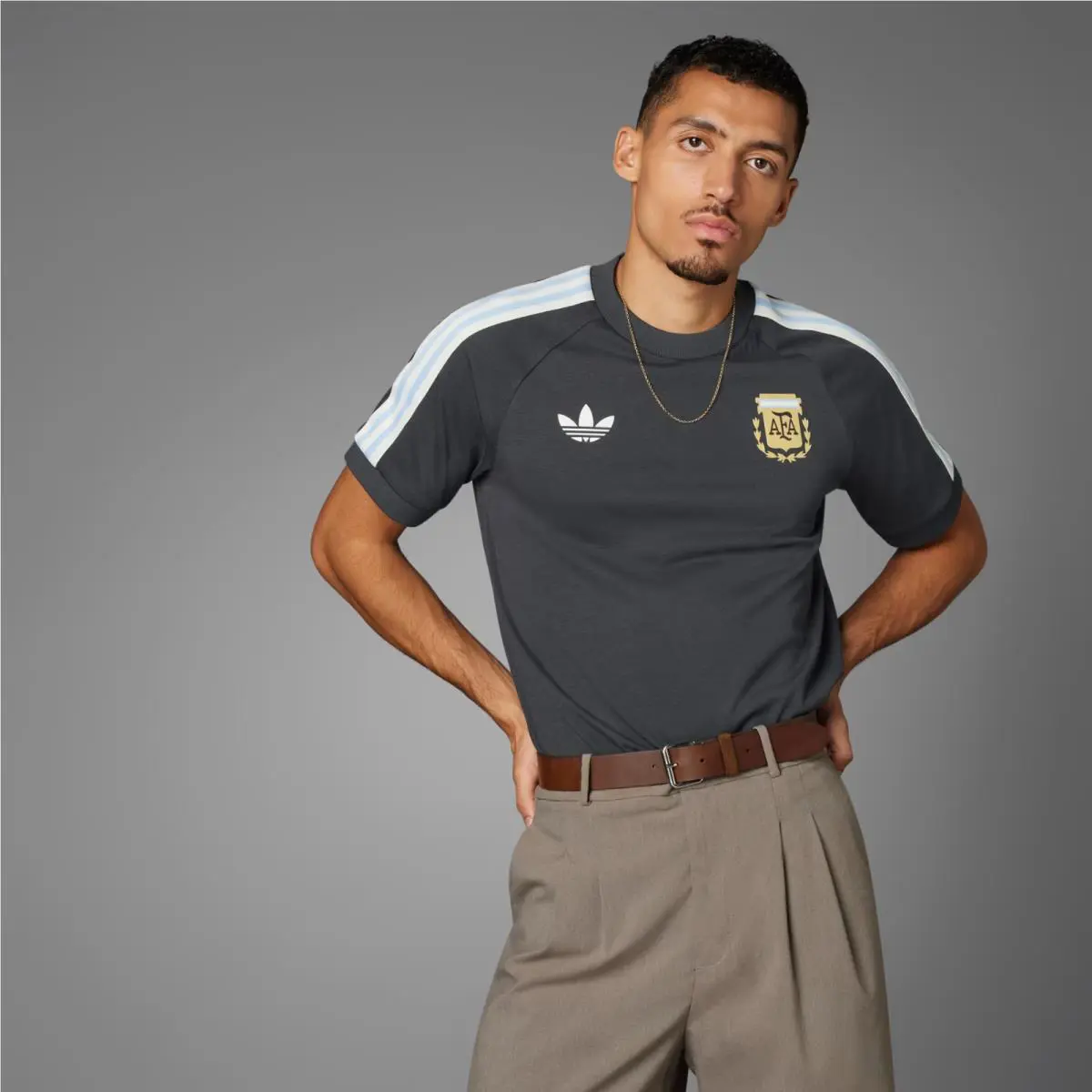 Adidas clothing - adidas Adicolor - Adicolor - IU2154 - Utility Black 10