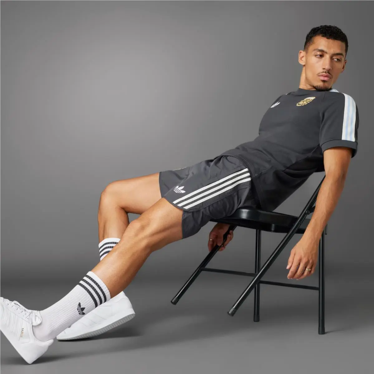 Adidas clothing - adidas Adicolor - Adicolor - IU2154 - Utility Black 11