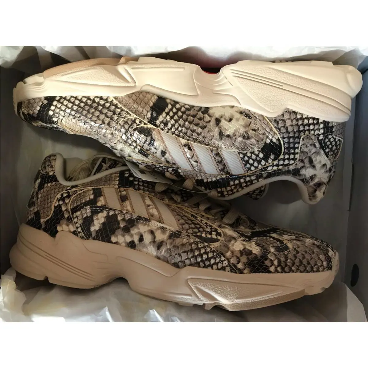 Adidas shoes - adidas Yung-1 - EG1717 - Black/Beige/Brown 21