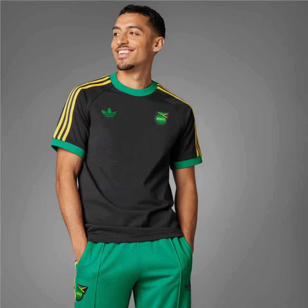 Adidas clothing - adidas Adicolor - Adicolor - IT7807 - Black 0