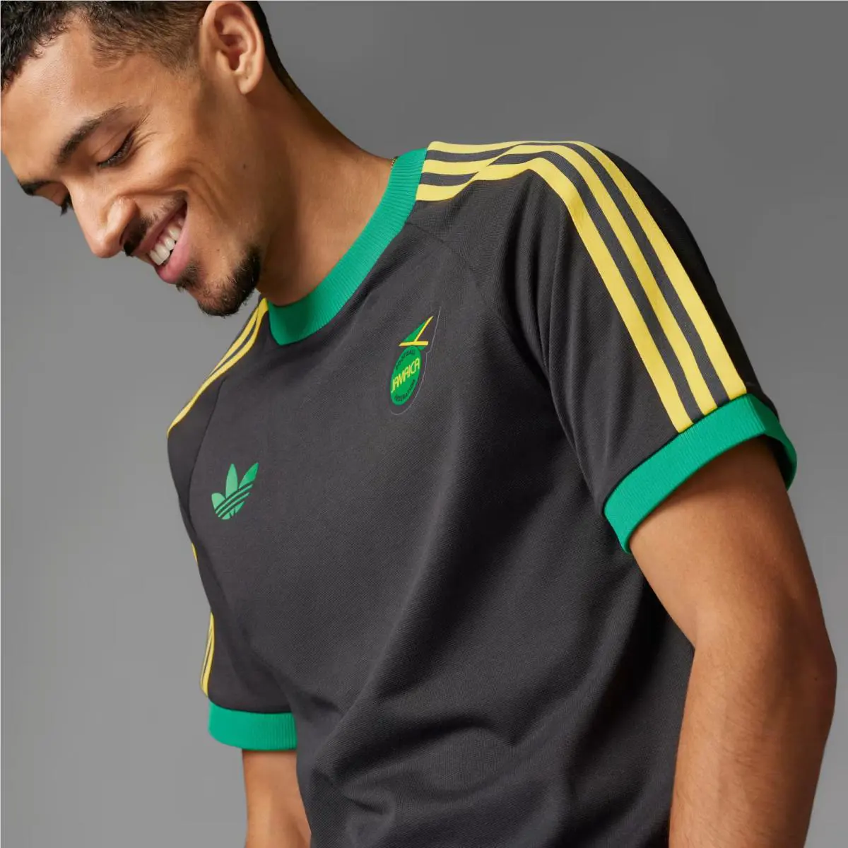 Adidas clothing - adidas Adicolor - Adicolor - IT7807 - Black 1