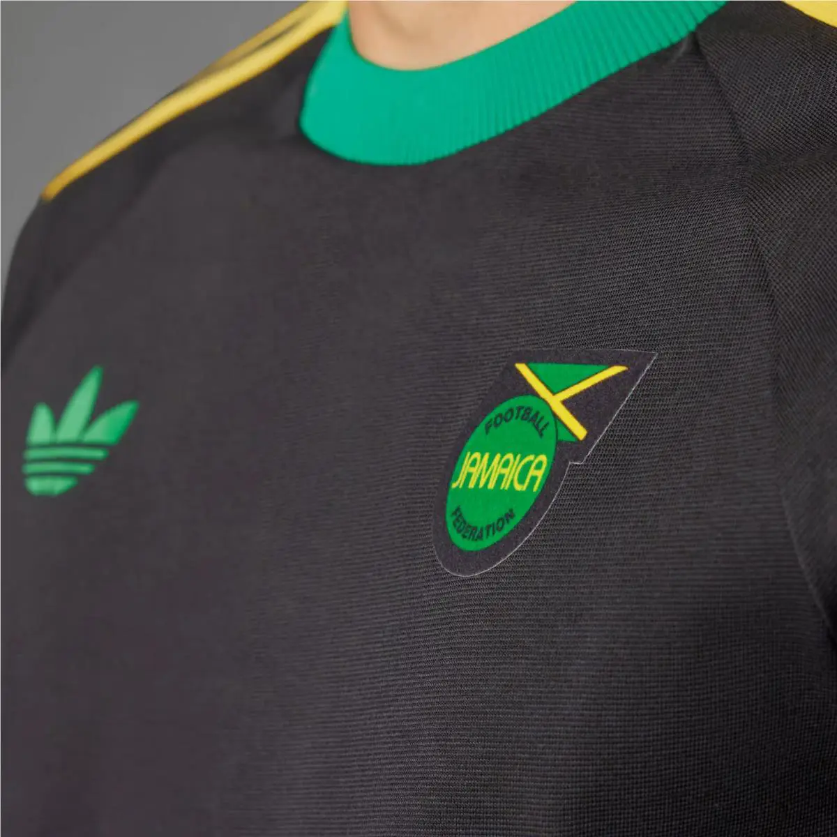 Adidas clothing - adidas Adicolor - Adicolor - IT7807 - Black 4