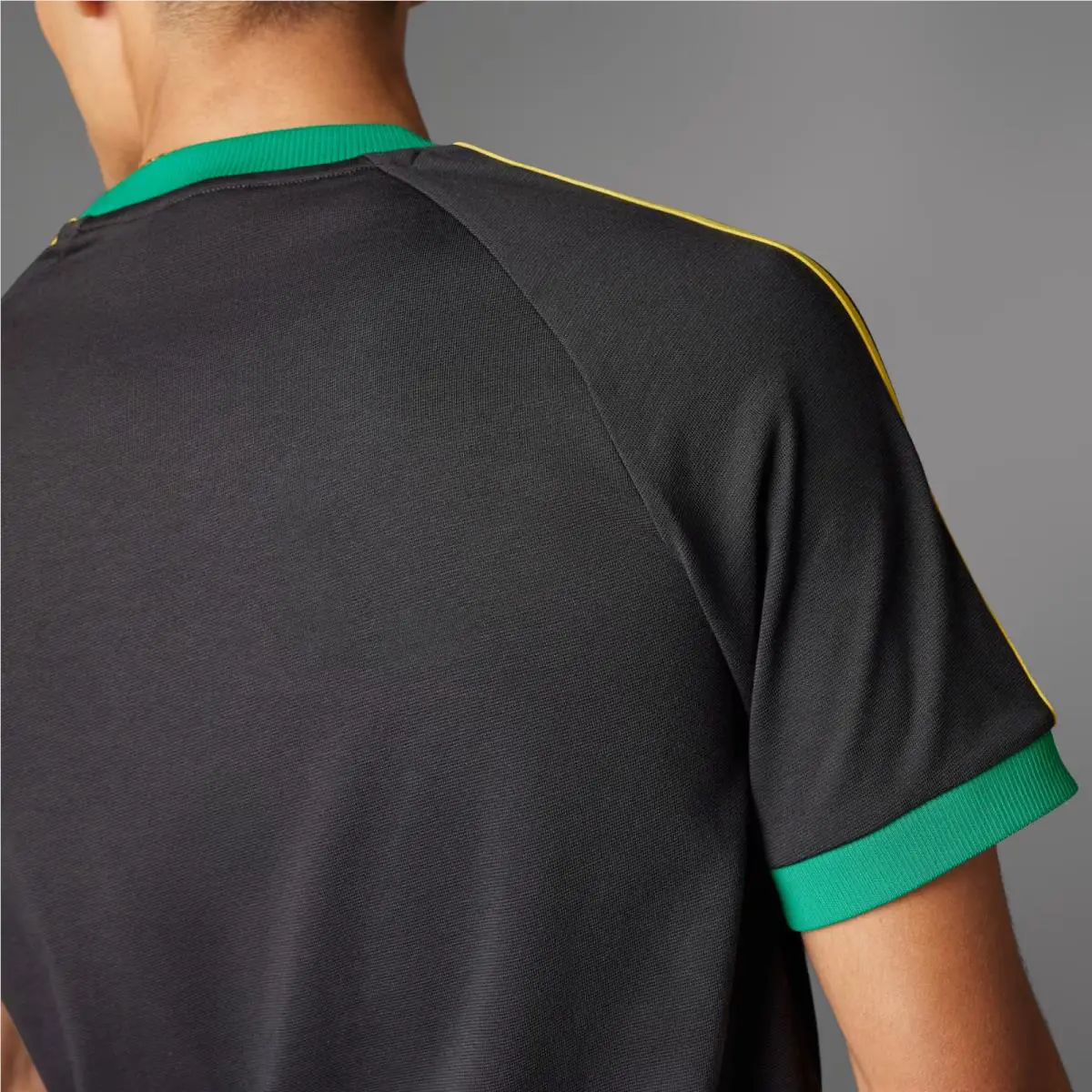 Adidas clothing - adidas Adicolor - Adicolor - IT7807 - Black 7