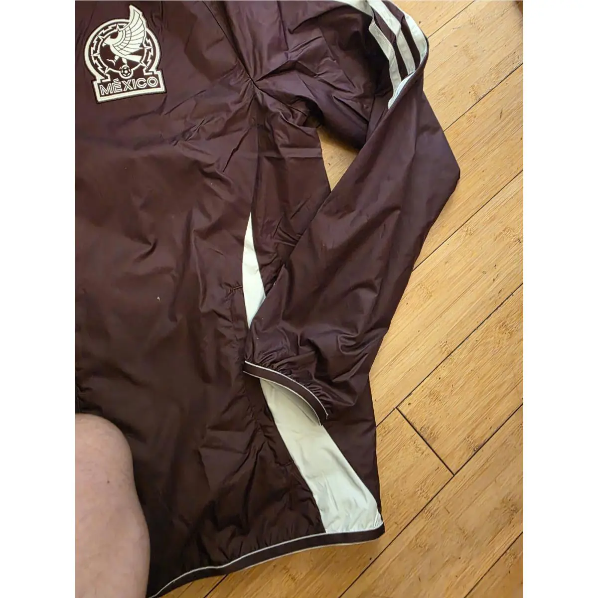 Adidas clothing - IW2922 - IW2922 - Dark Burgundy / Linen Green 3