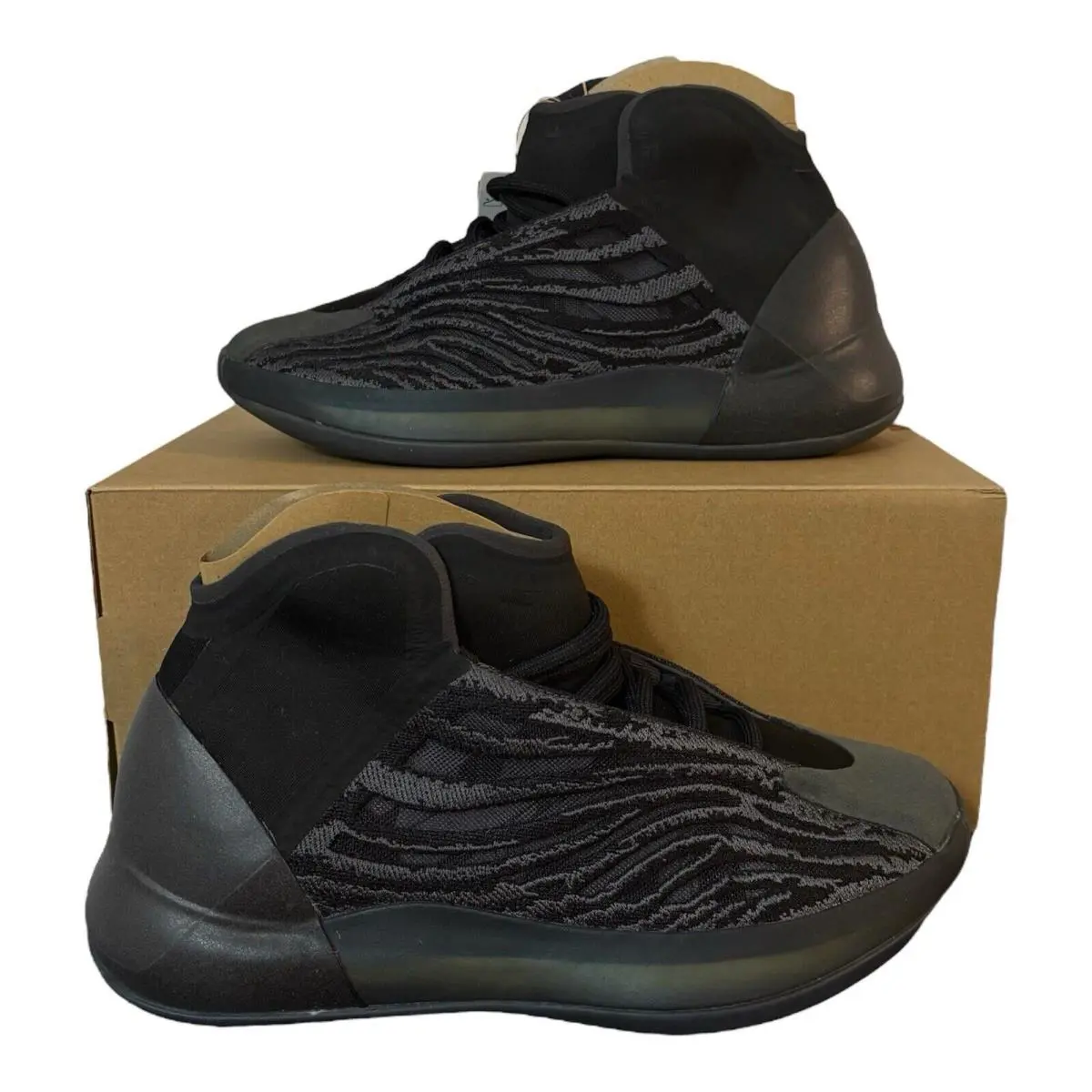 GX1317 Adidas Yeezy Quantum Onyx Basketball Shoes Men s 6/Women s 7