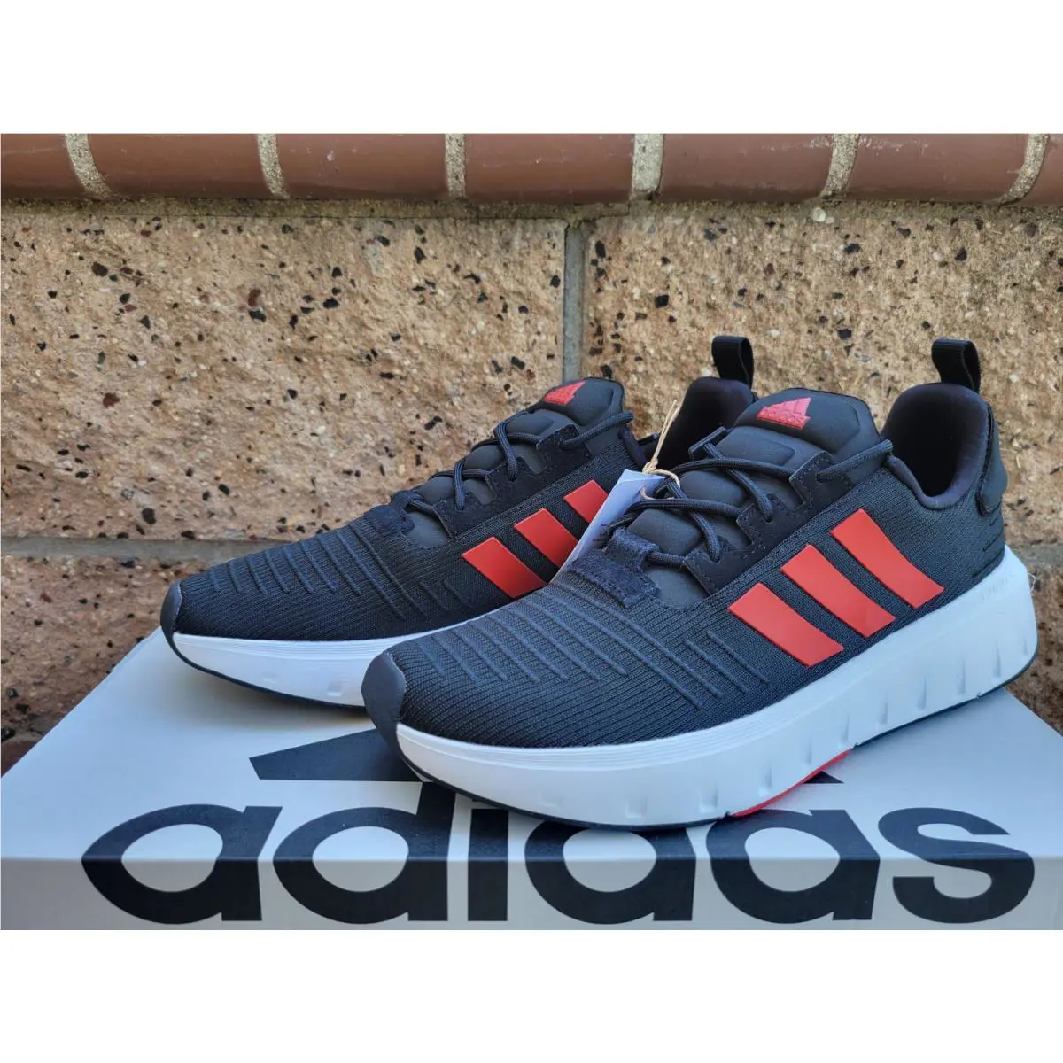 Adidas shoes Swift Run - BLACK/ RED/ WHITE 1