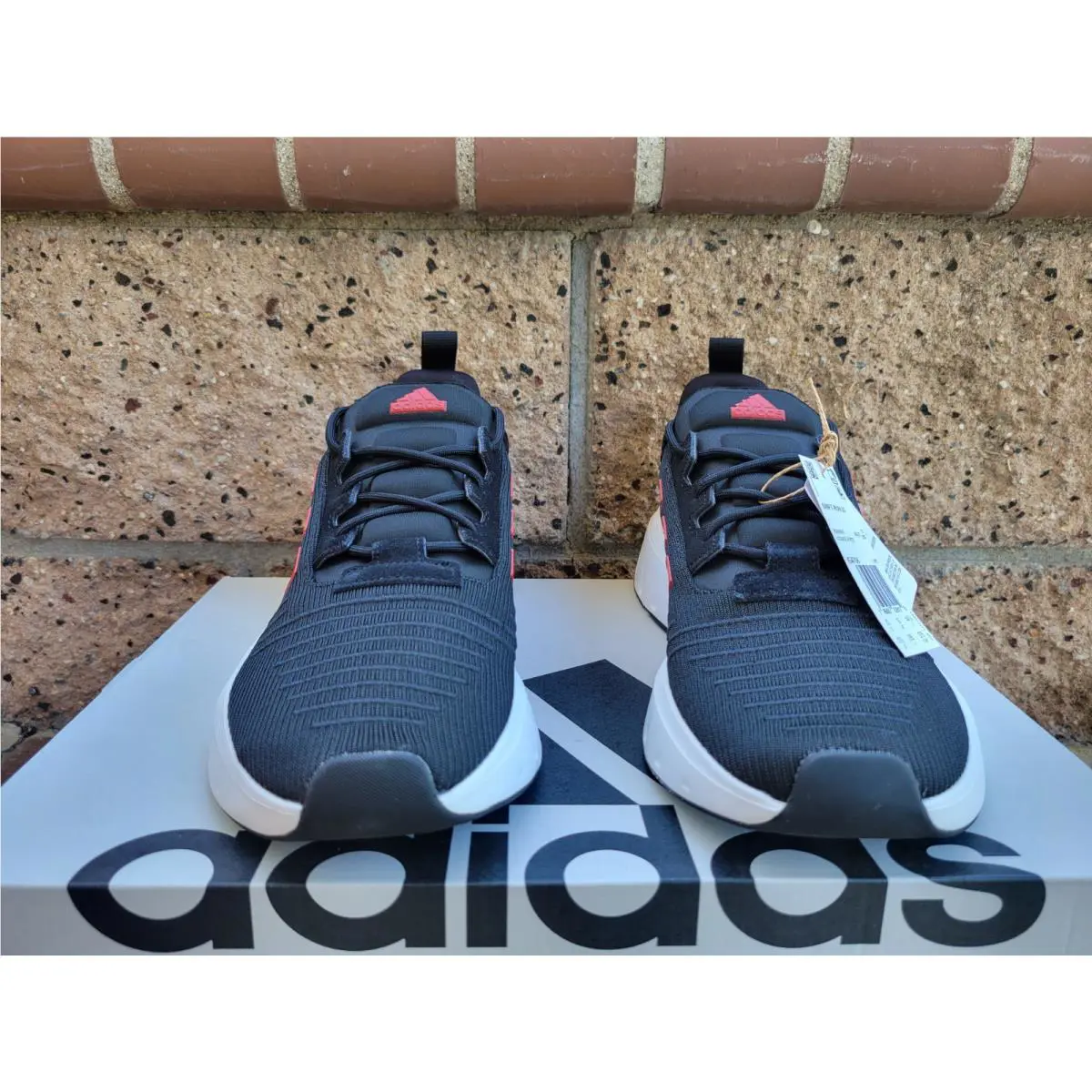 Adidas shoes Swift Run - BLACK/ RED/ WHITE 2