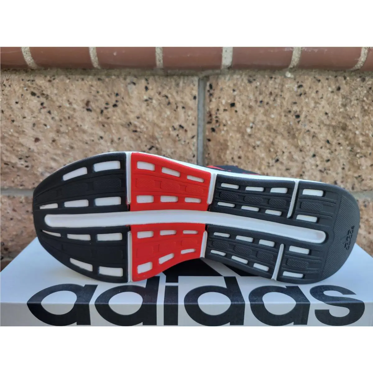 Adidas shoes Swift Run - BLACK/ RED/ WHITE 4