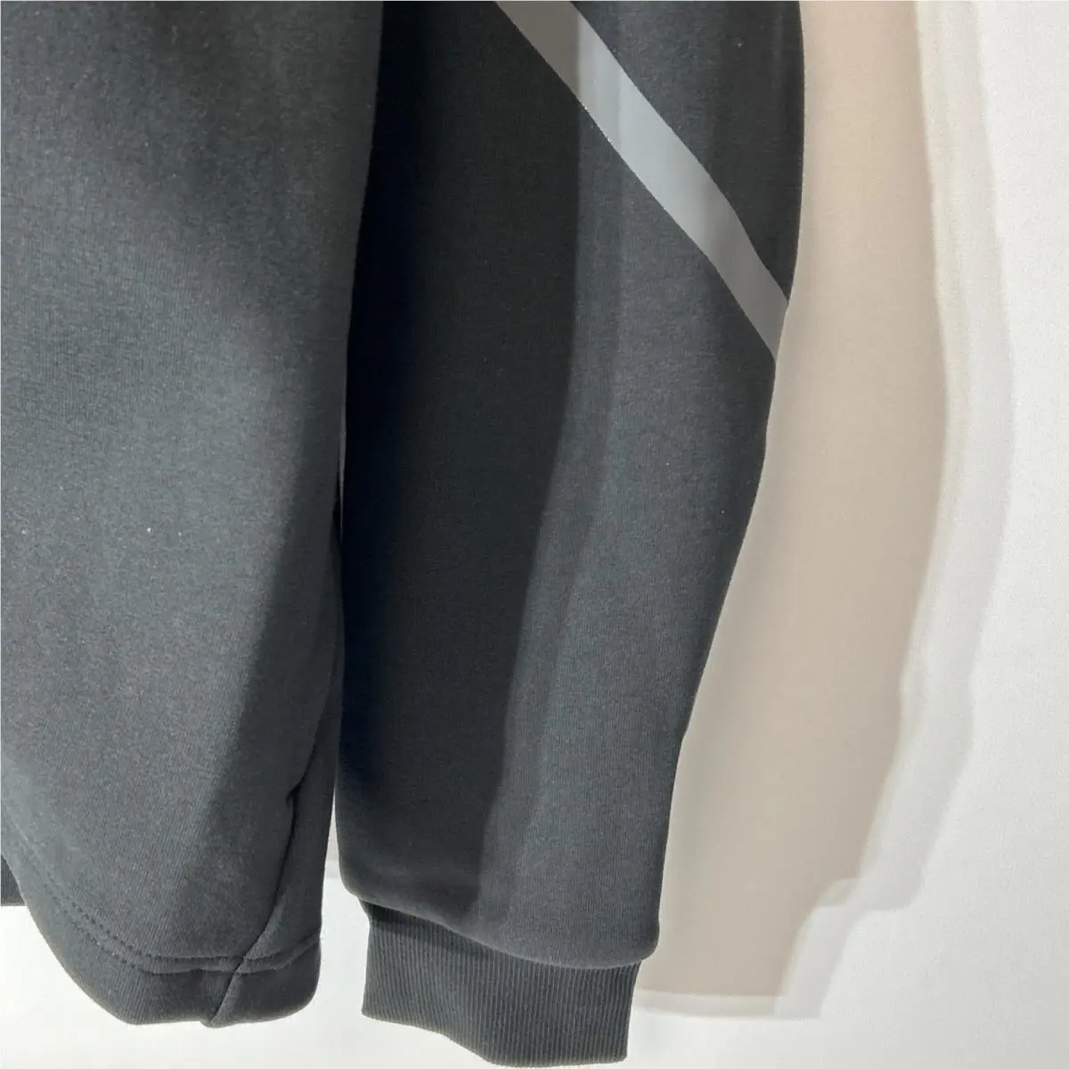 Adidas clothing - IC8044 - IC8044 - Black Gray 3