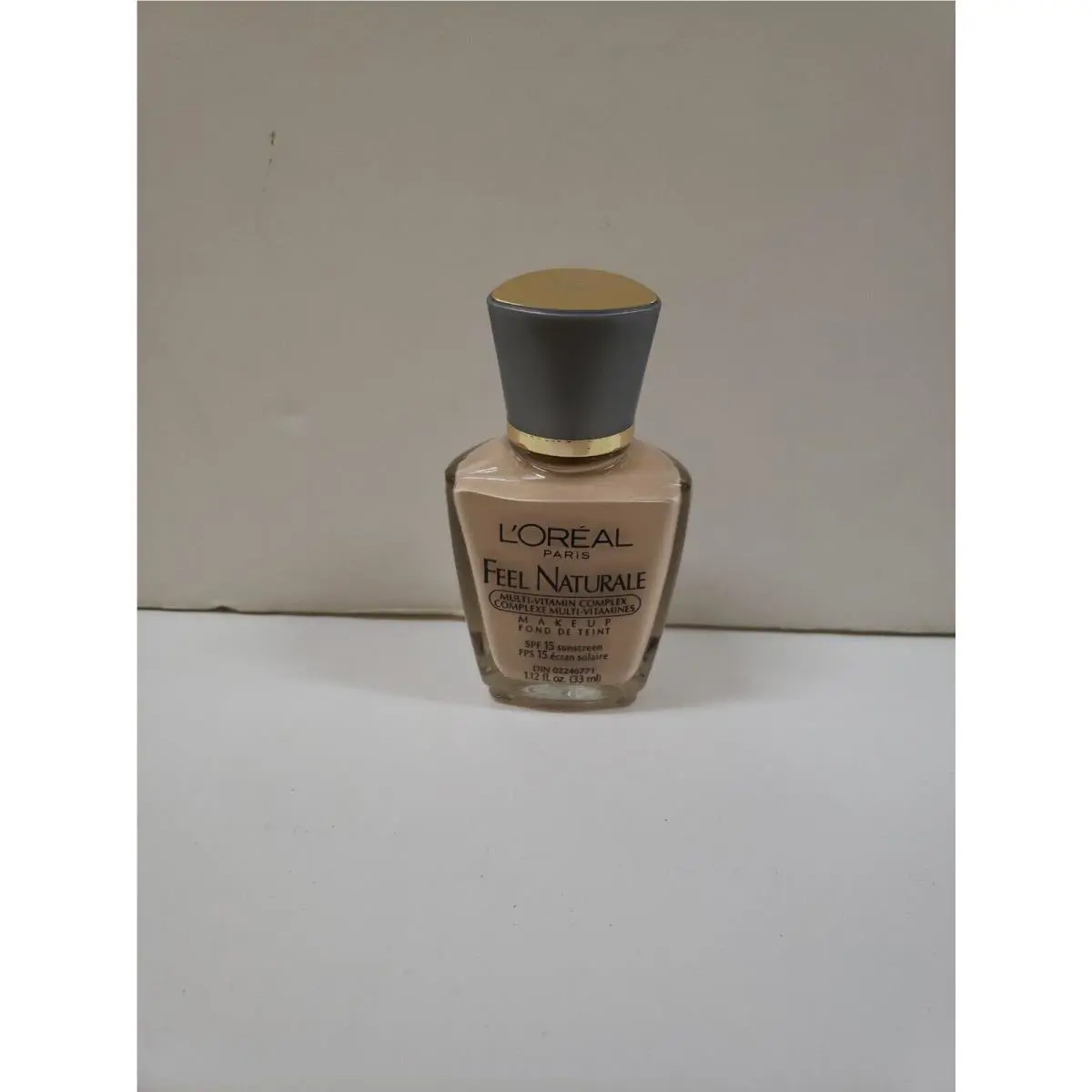Lot of Two L`oreal Paris Feel Naturale Makeup Soft Ivory