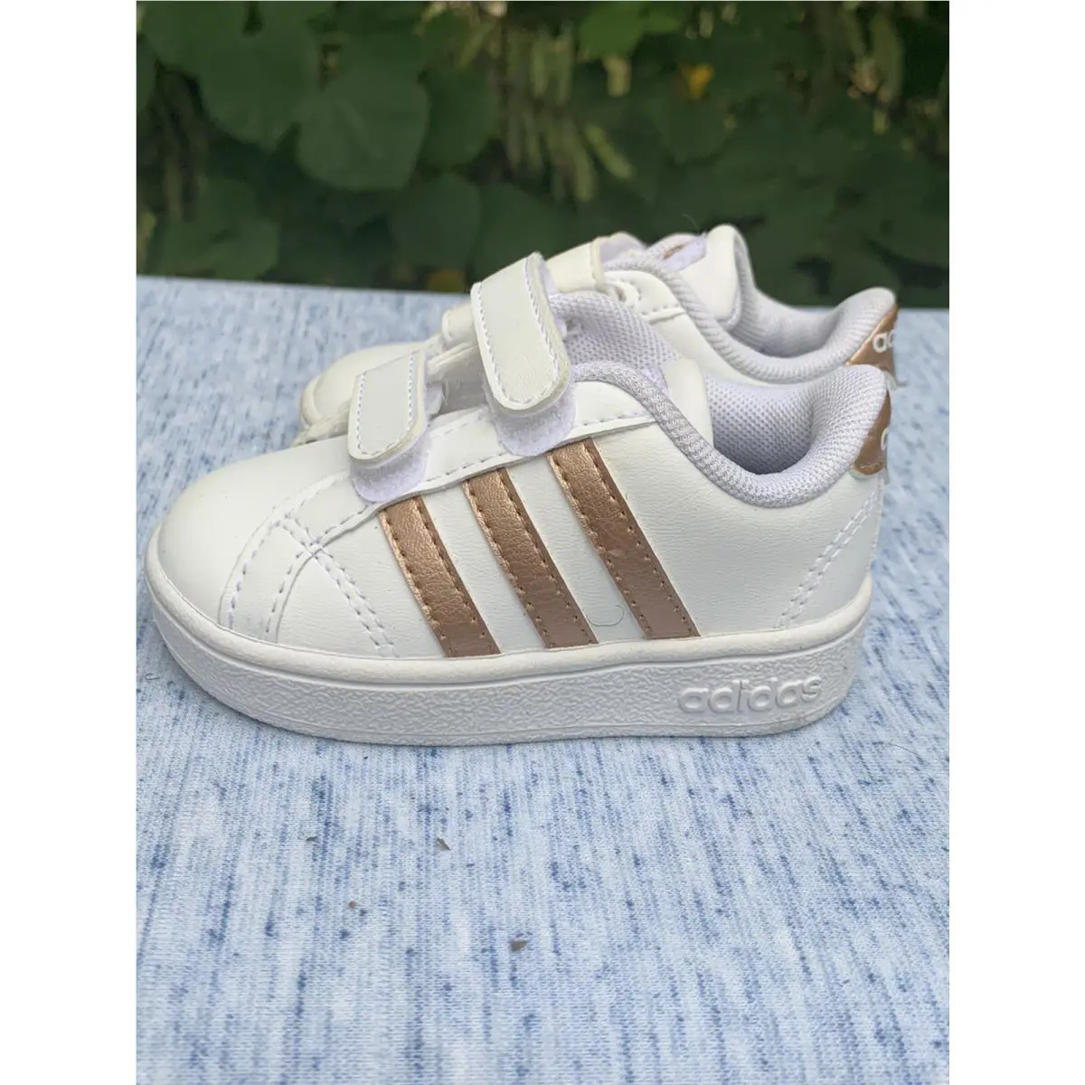 Adidas shoes - White & Copper Stripes 3