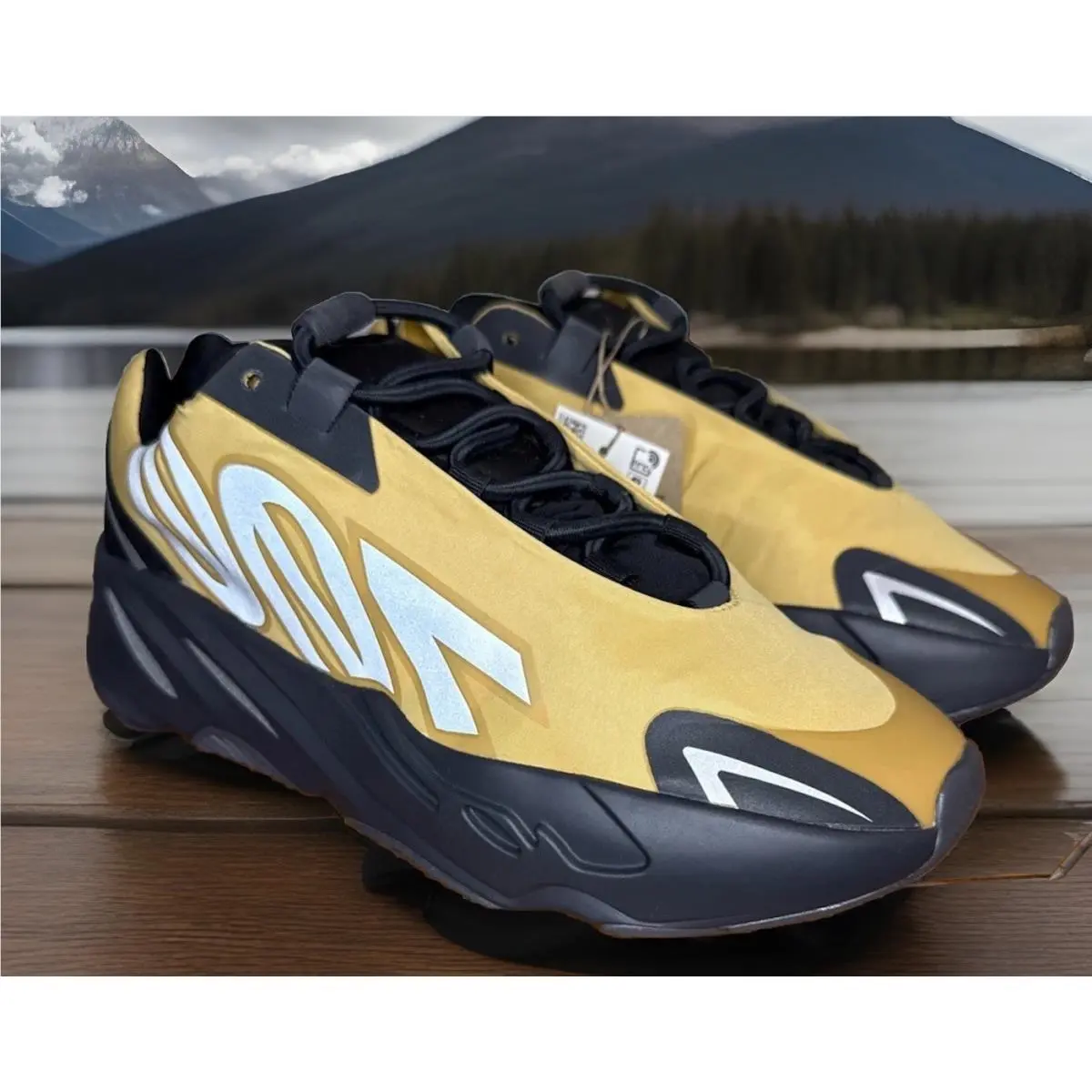 Adidas Yeezy Boost 700 Mnvn Honey Flux Kanye West GZ0717 Men`s Size 8 Shoes