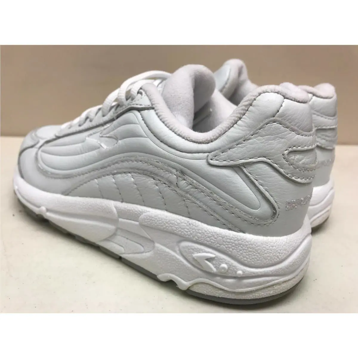 Brooks shoes - White 1