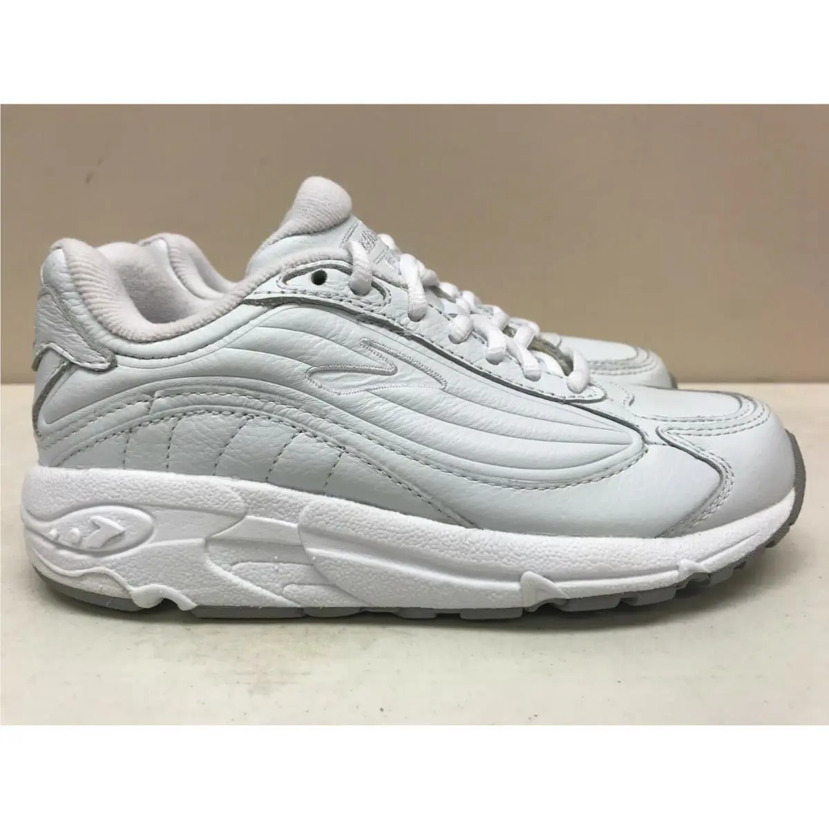Brooks shoes - White 2
