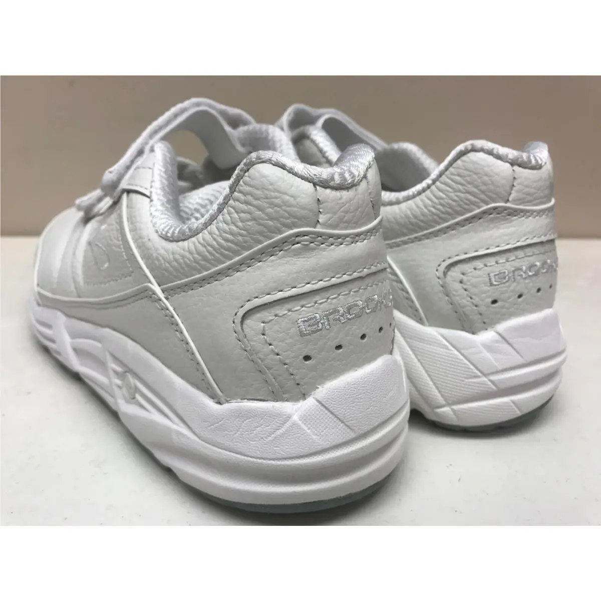 Brooks shoes - White 1