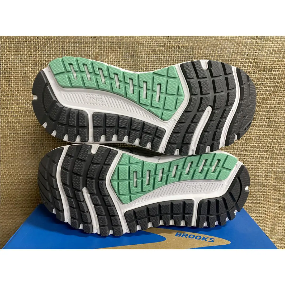 Brooks shoes - Brooks Ariel `20 - Ariel - 120315-1B/1D/2E-076 - Alloy/Blackened Pearl/Green 3